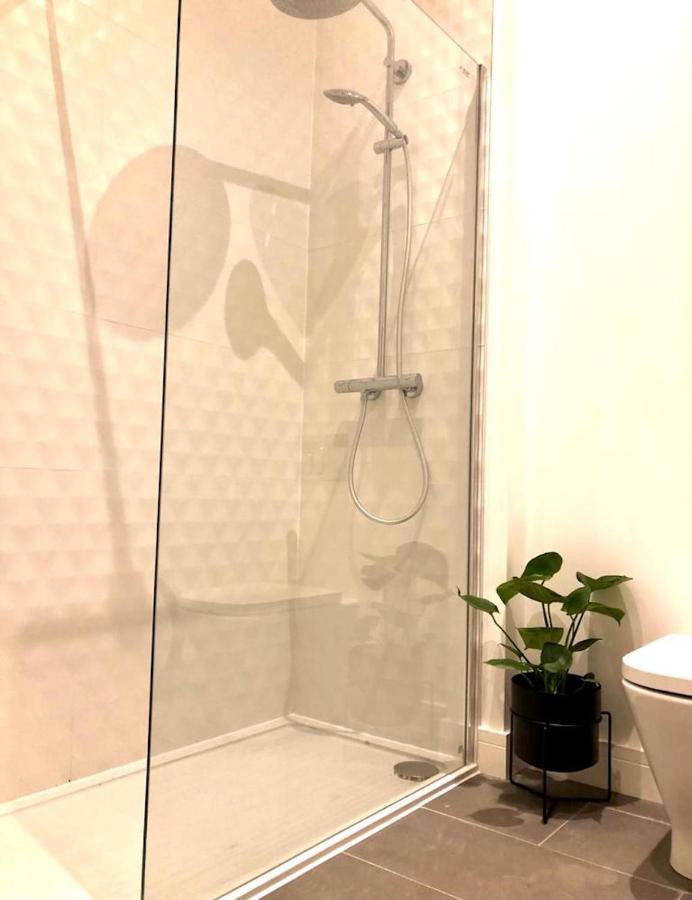 See Our Amazing Score At The Kepties - 5 X Luxurious Serviced Apartments - With Gardens - Fully Equipped - Free Parking - By Orion Short Stays - See Our Other Individual Listings --- This Is For Brand Awareness Only --- Arbroath Extérieur photo
